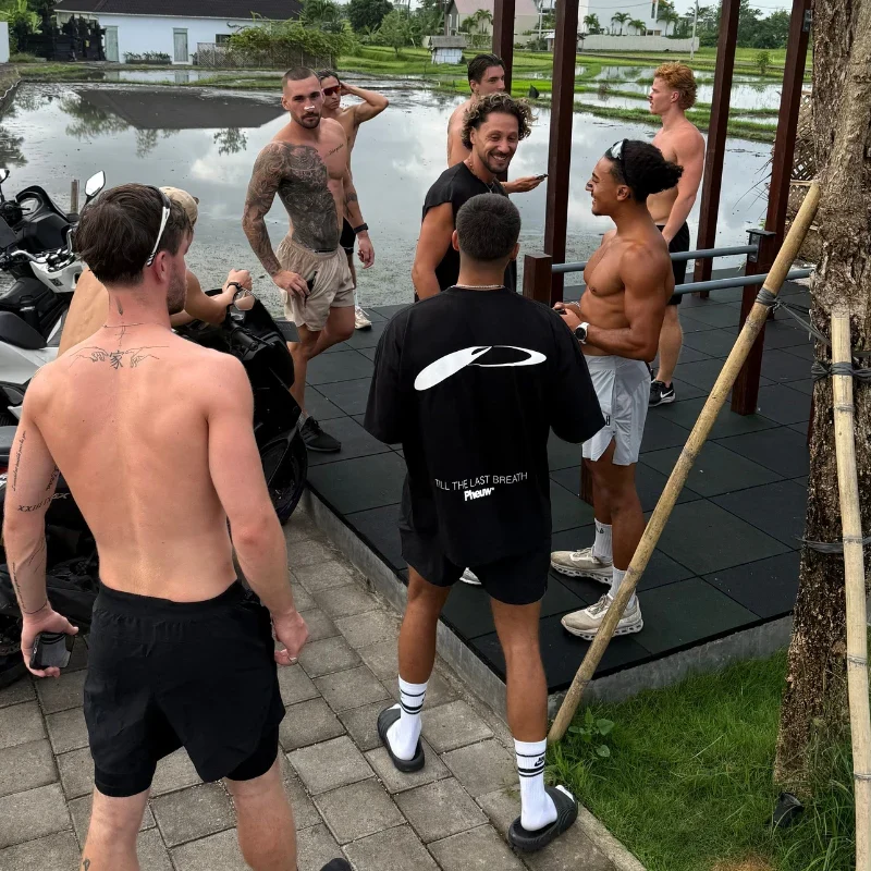 The Pheuw crew training together