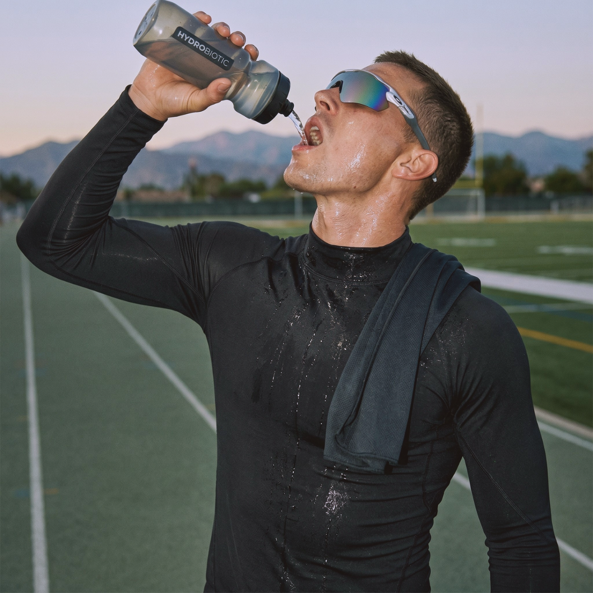 Athlete training in a compression shirt for men — Pheuw Kinetic Compression Top